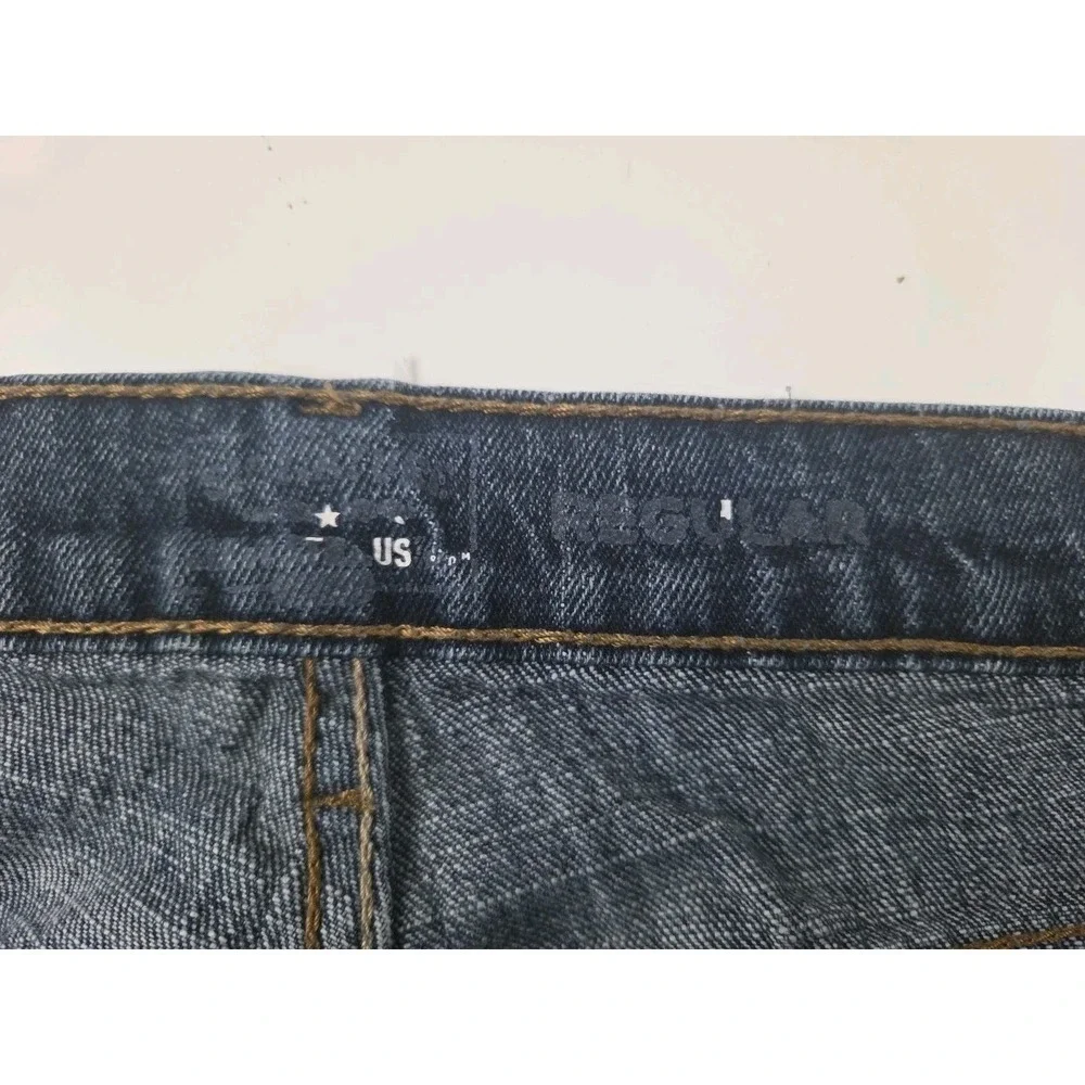 Levis signature by